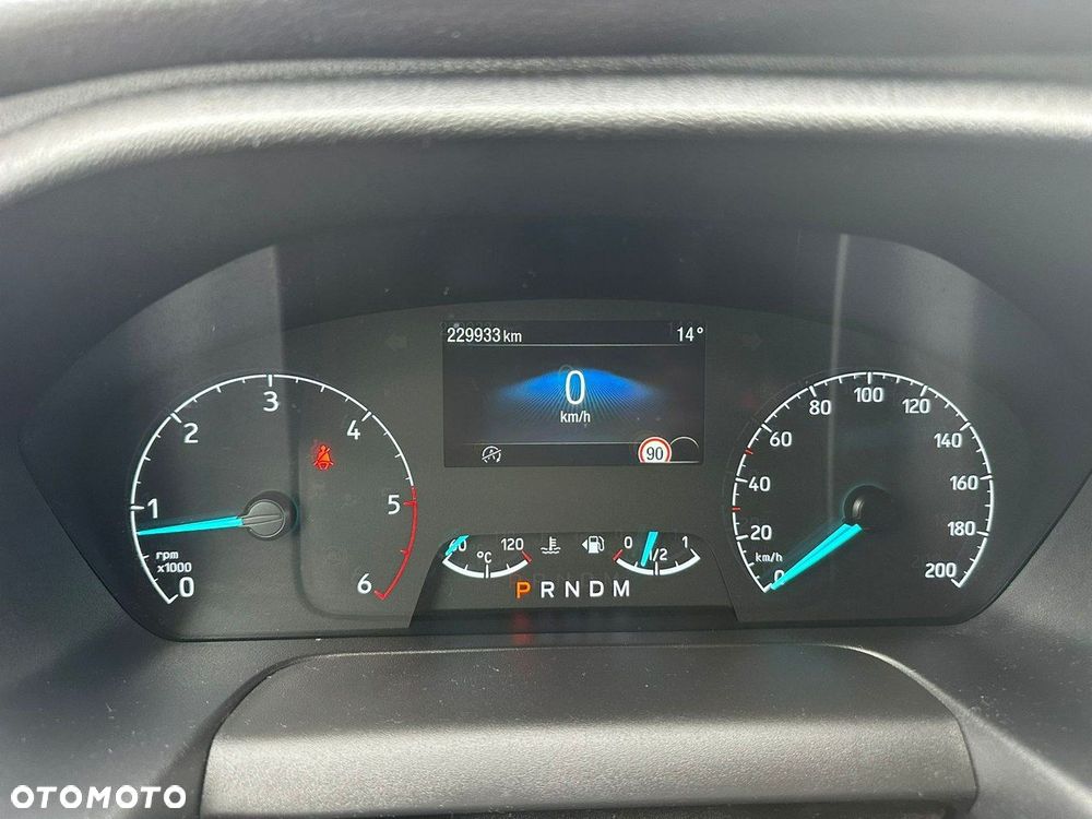 Ford Tourneo Custom - 17