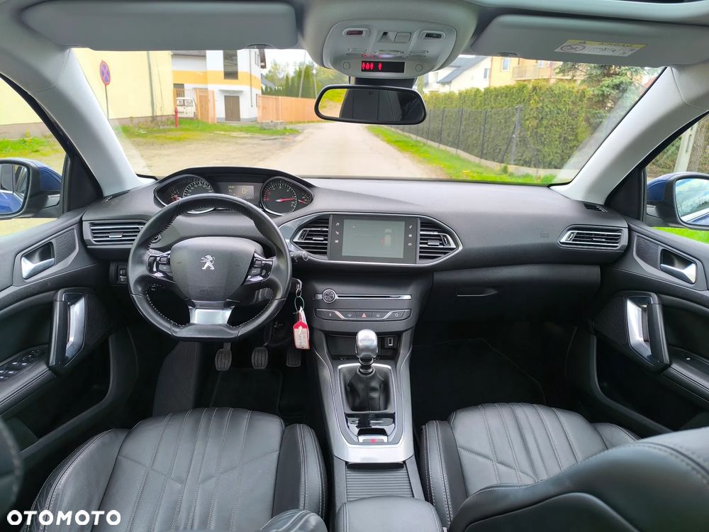 Peugeot 308 BlueHDi 130 Stop & Start Allure Business-Paket - 21