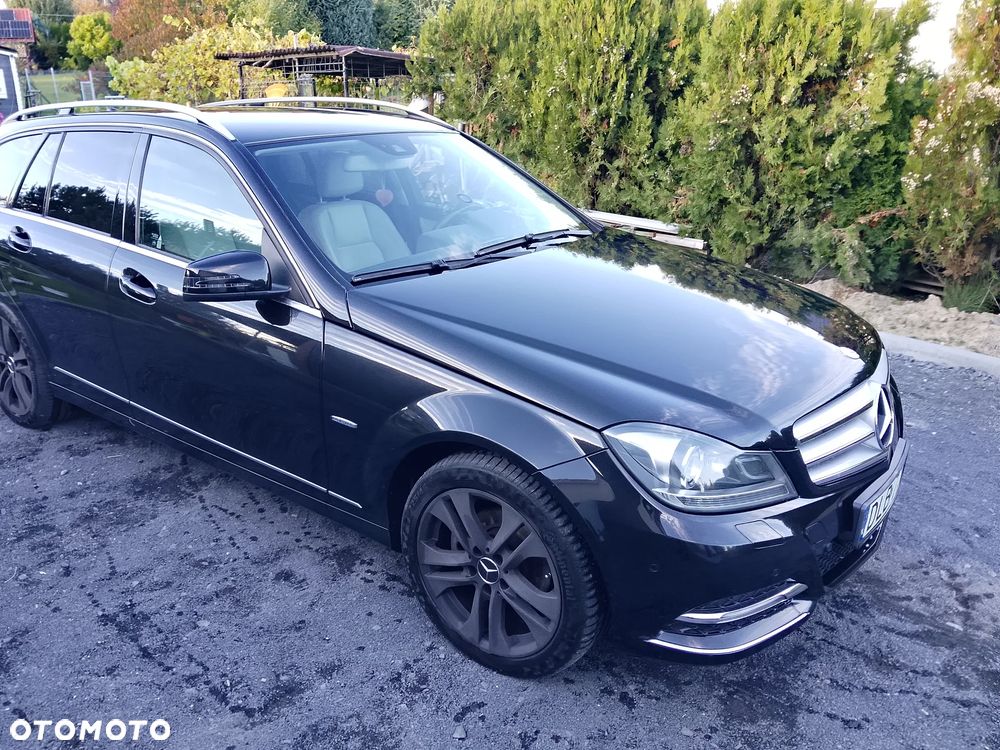 Mercedes-Benz C-Class 2011 photo 3