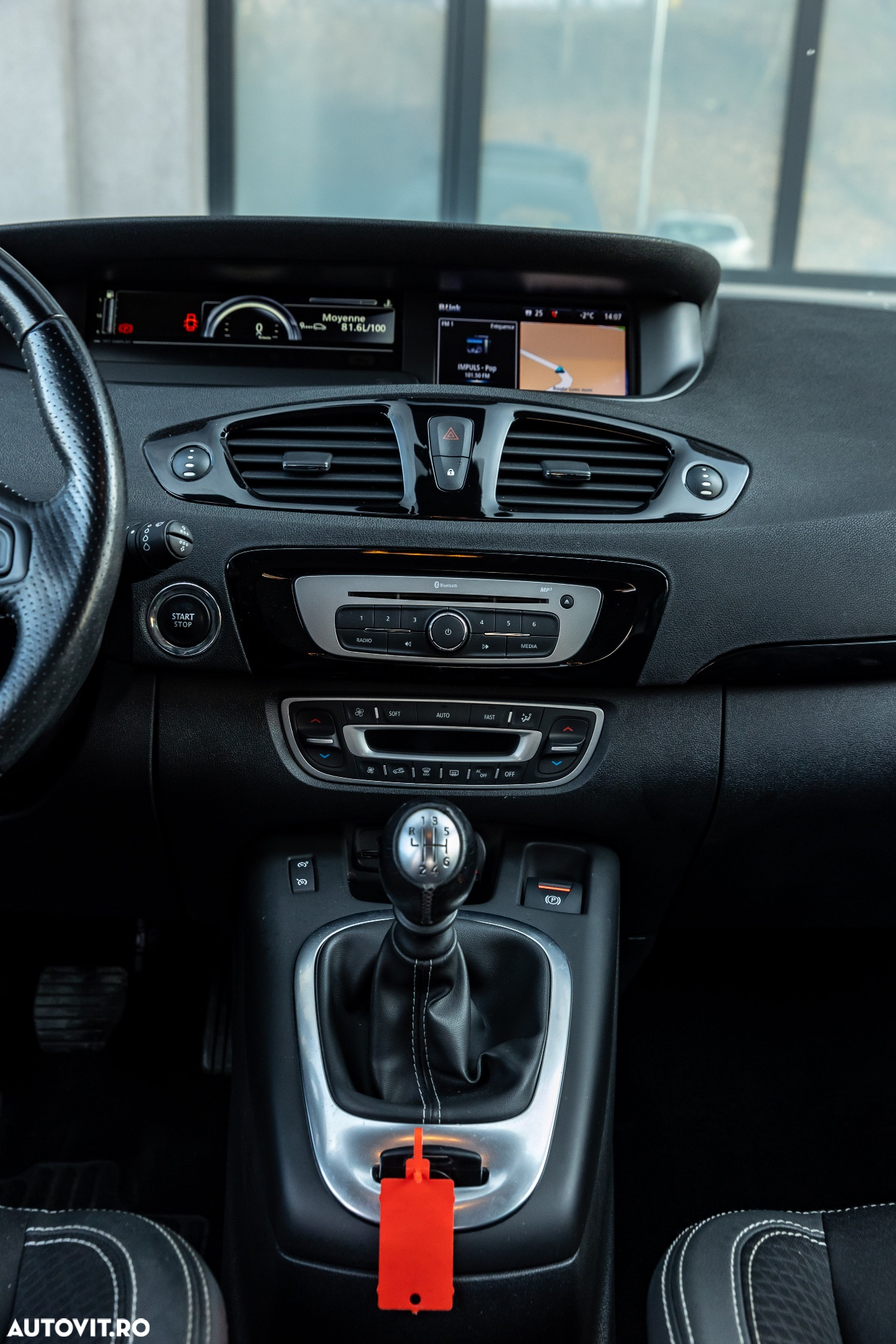 Renault Scenic ENERGY TCe 130 BOSE EDITION - 8