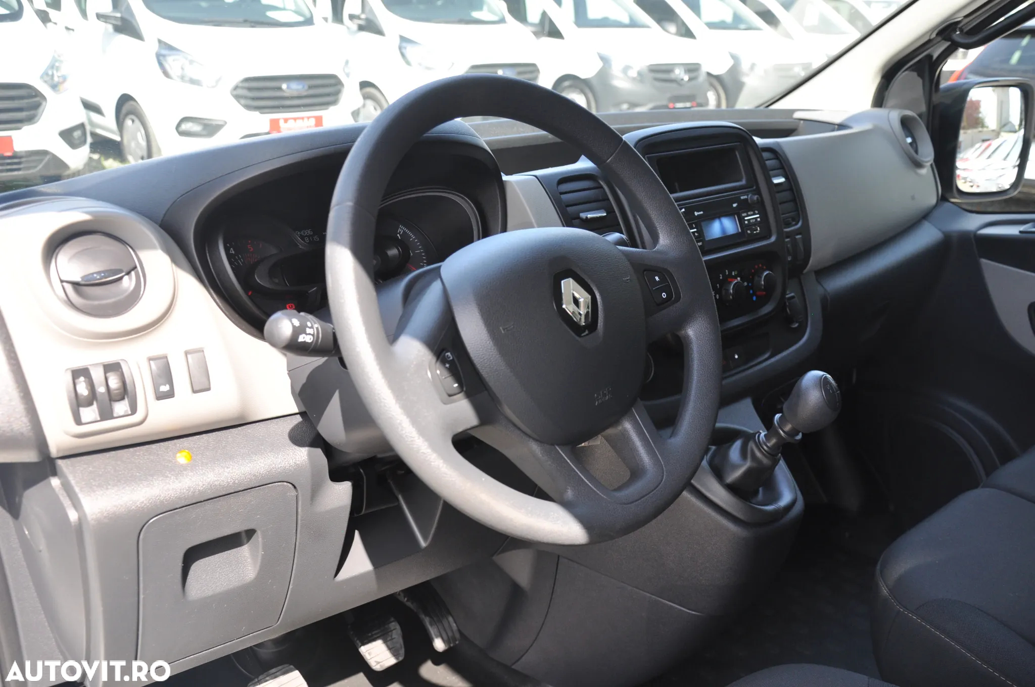 Renault Trafic L2H1 9 Locuri - 15