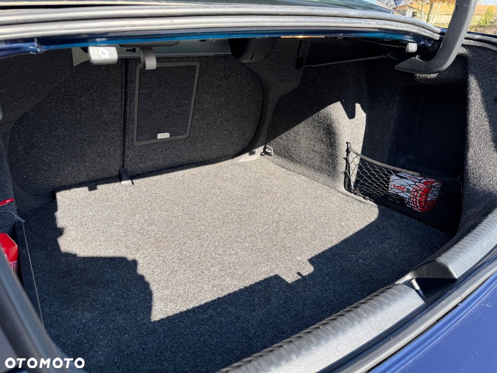 Volkswagen Jetta 1.6 TDI Trendline - 13