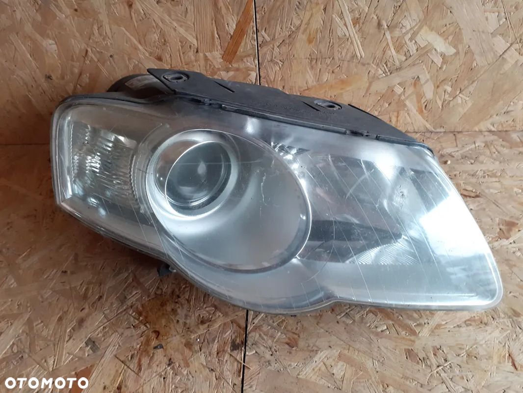 VW VOLKSWAGEN PASSAT B6 LAMPA PRZÓD PRZEDNIA PRAWA SOCZEWKA - 1