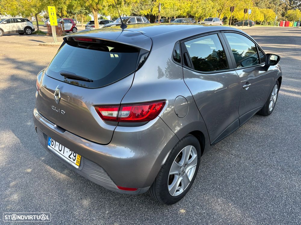 Renault Clio 1.2 16V Confort - 3