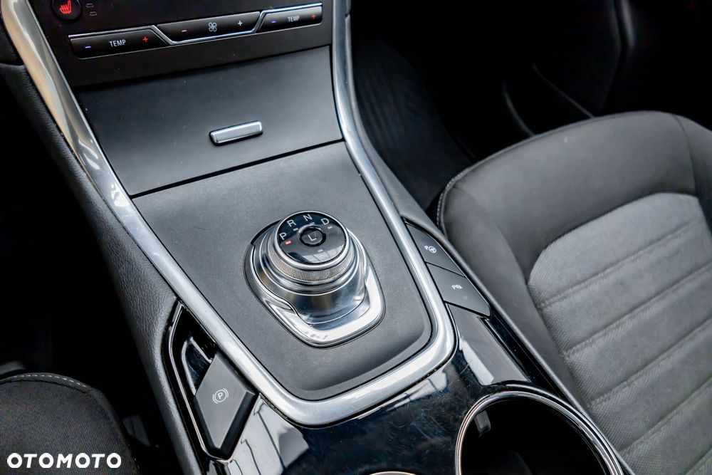 Ford S-Max 2.5 Duratec FHEV TITANIUM - 34
