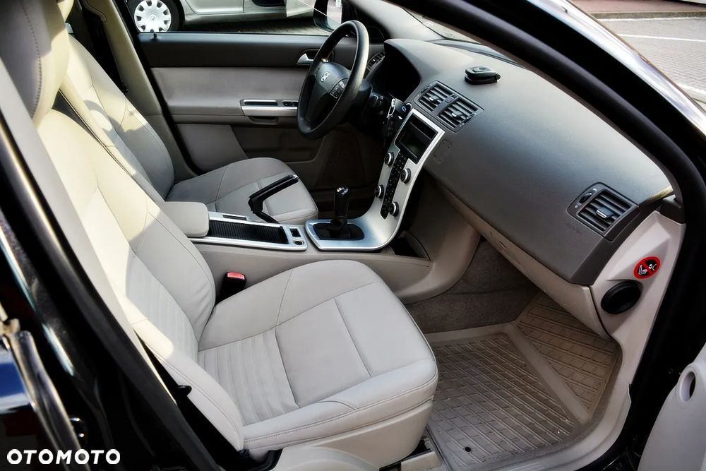 Volvo S40 1.6 - 7