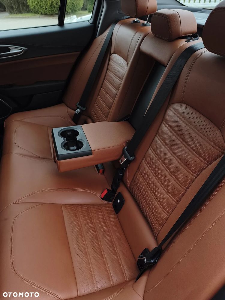 Alfa Romeo Giulia 2.0 Turbo 16V AT8-Q4 Competizione - 36