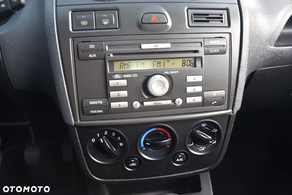 Ford Fiesta ver-1-3-black-magic - 33