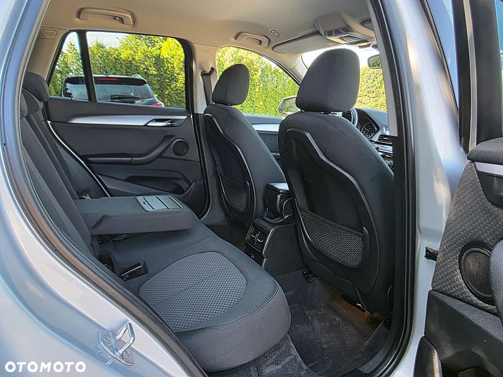 BMW X1 sDrive18d xLine - 11