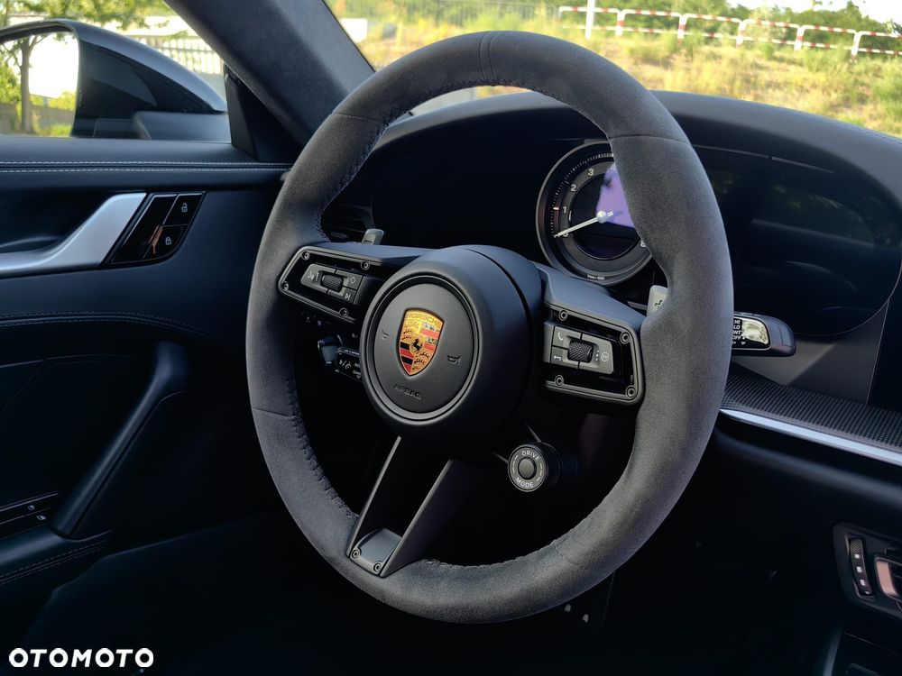 Porsche 911 Carrera S - 35