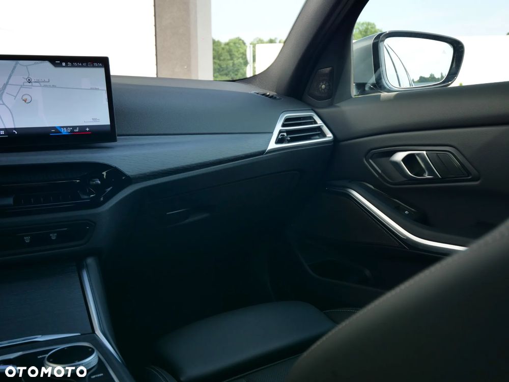 BMW Seria 3 330i xDrive M Sport sport - 17
