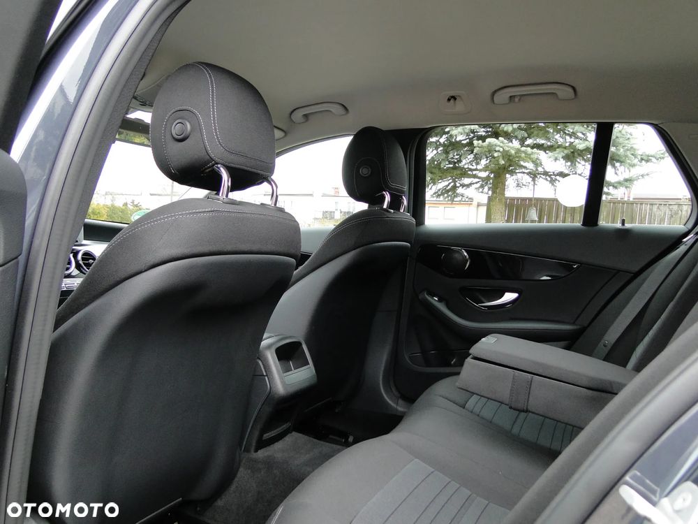 Mercedes-Benz Klasa C 200 7G-TRONIC Exclusive - 18