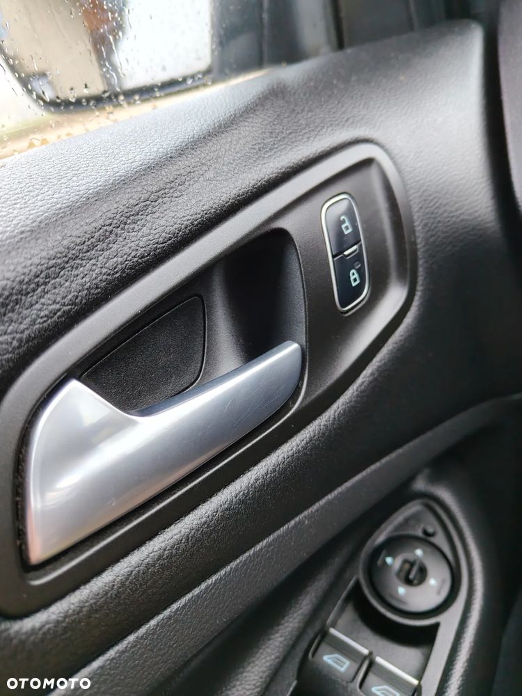 Ford Kuga 2.0 TDCi FWD ST-Line - 23