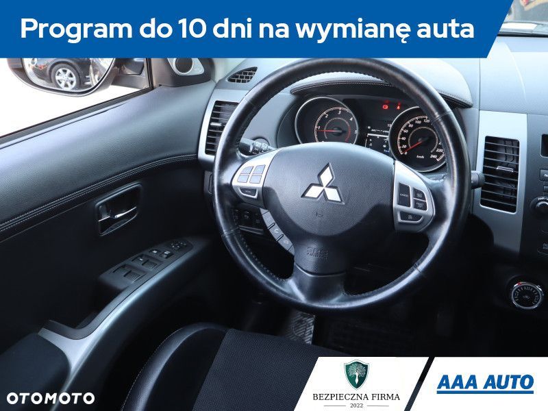 Mitsubishi Outlander - 9
