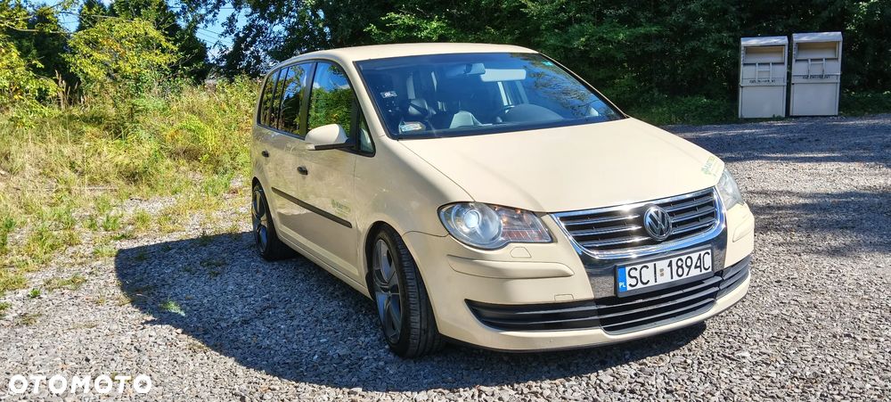 Volkswagen Touran 1.9 TDI Conceptline DSG - 8