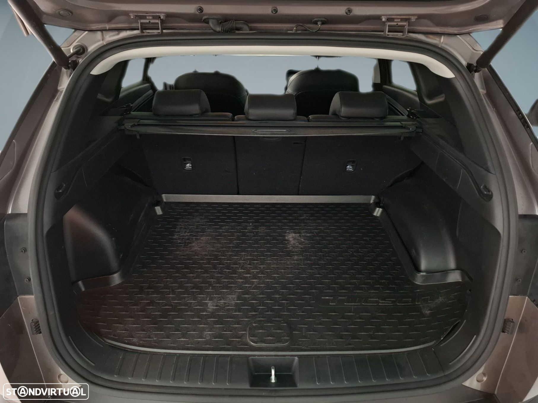 Hyundai Tucson 1.6 CRDi Vanguard - 23