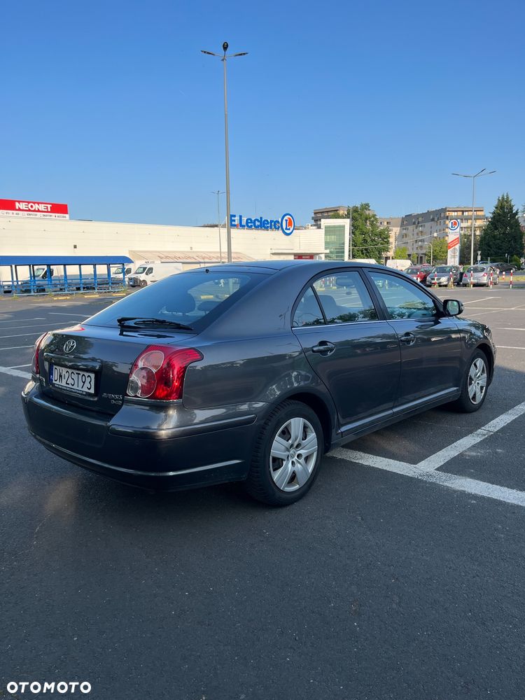 Toyota Avensis 2.0 D-4D Sol - 19