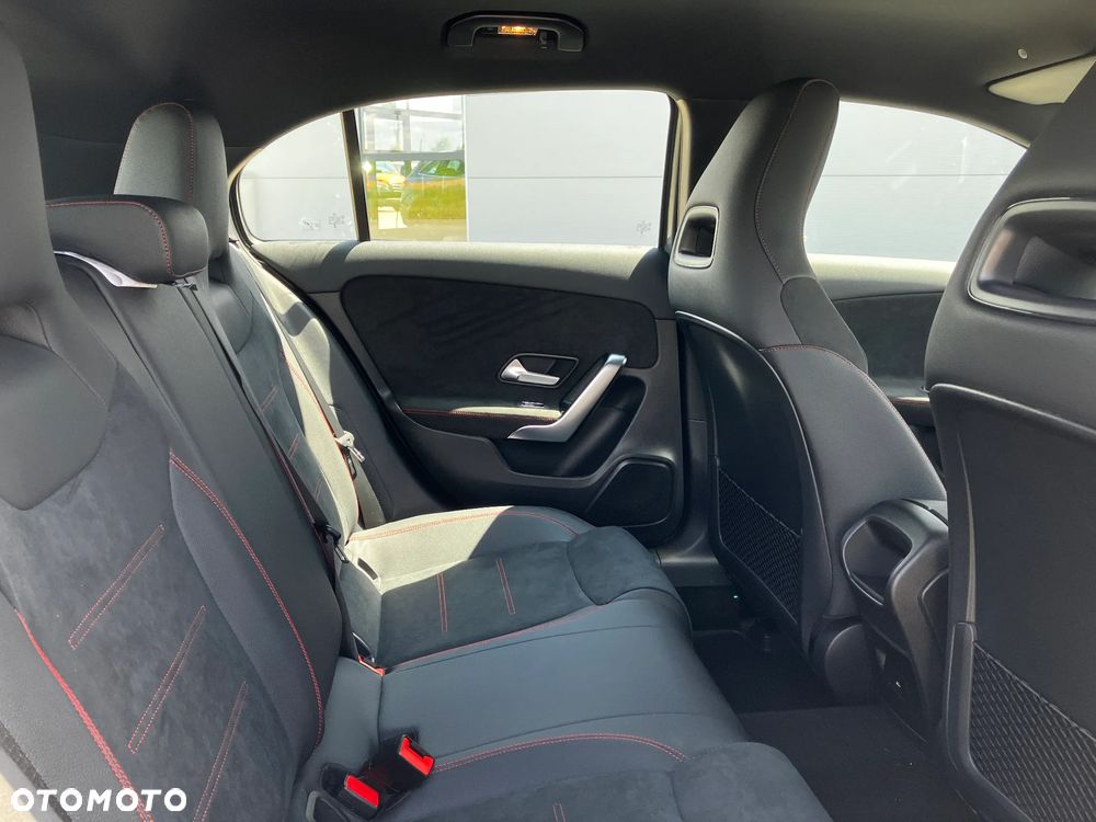 Mercedes-Benz Klasa A 250 e PHEV AMG Line 8G-DCT - 5