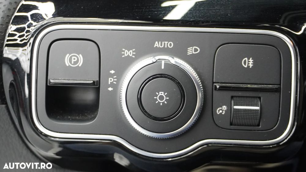 Mercedes-Benz CLA 200 7G-DCT AMG Line - 36