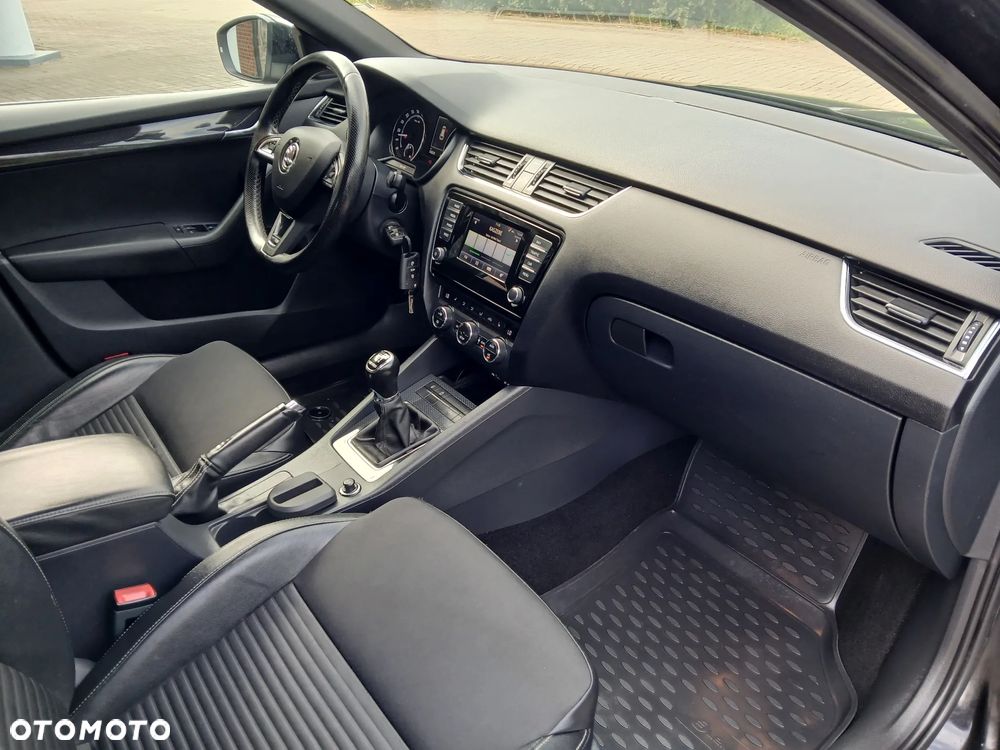 Skoda Octavia 2.0 TDI RS - 19