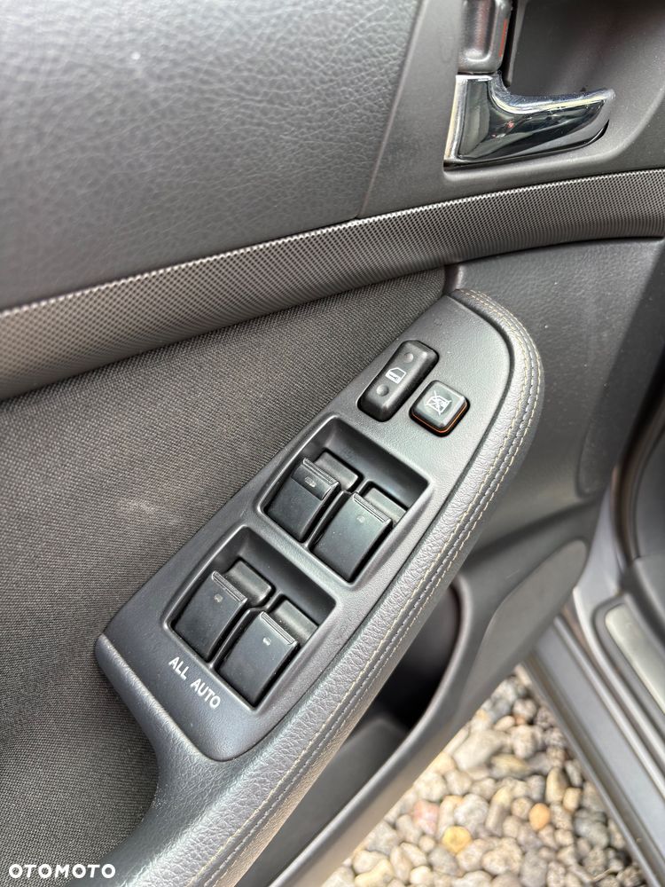 Toyota Avensis 2.0 VVT-i Executive - 9