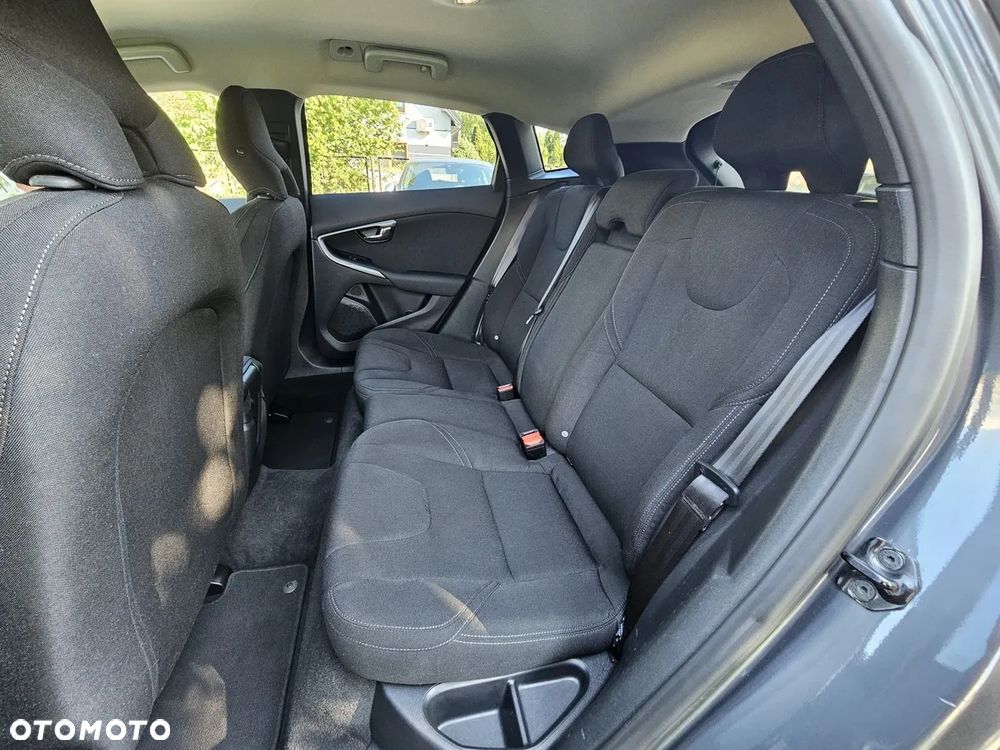 Volvo V40 D2 Momentum - 16