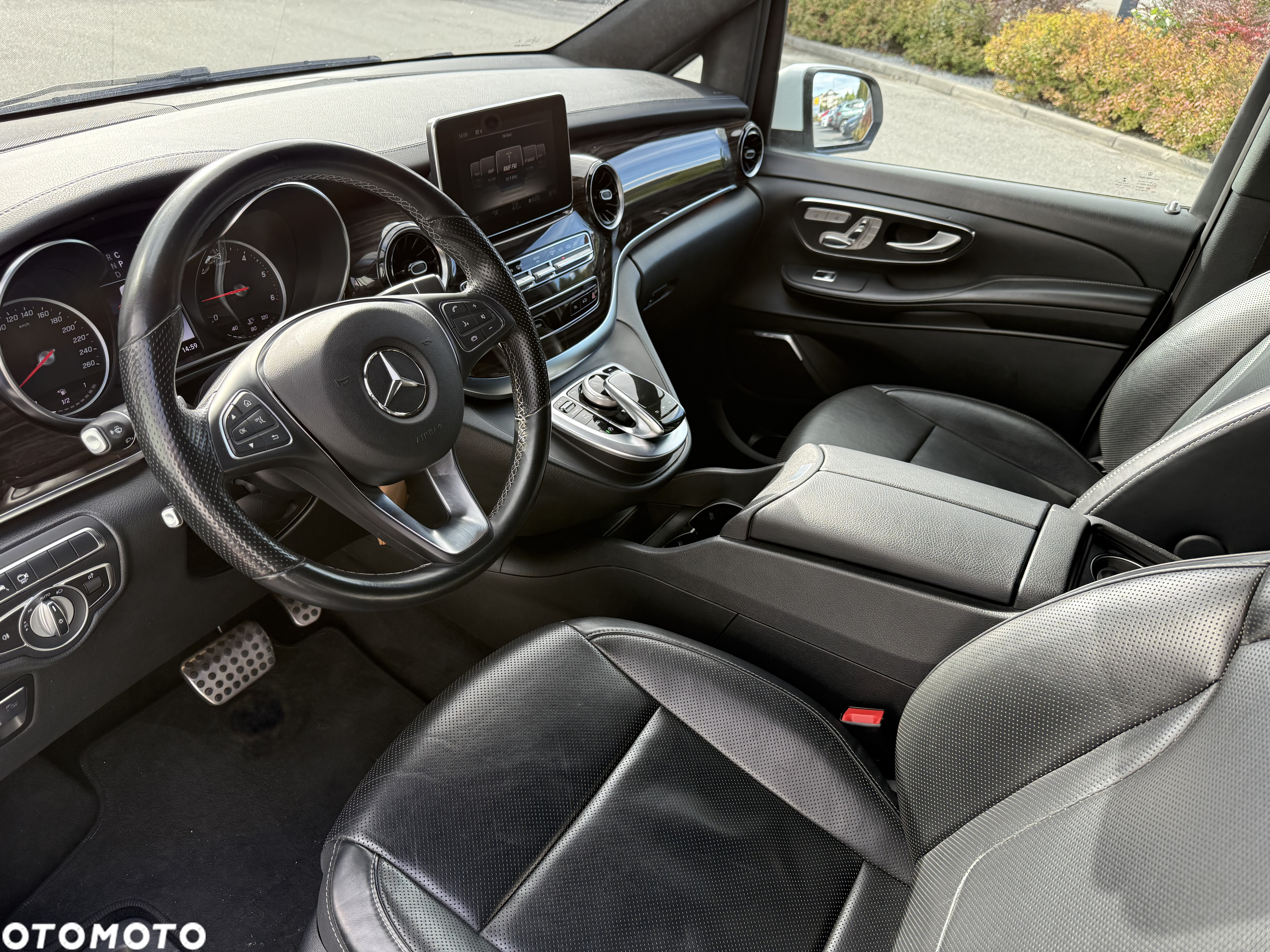 Mercedes-Benz Klasa V 300 d 4-Matic 9G-Tronic - 14