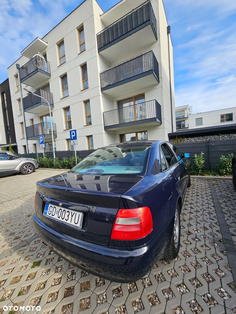 Audi A4 Limousine 1998 photo 2