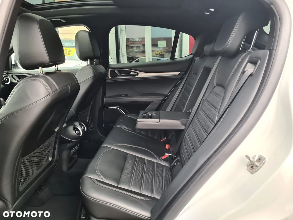 Alfa Romeo Stelvio 2.0 Turbo Executive Q4 - 34