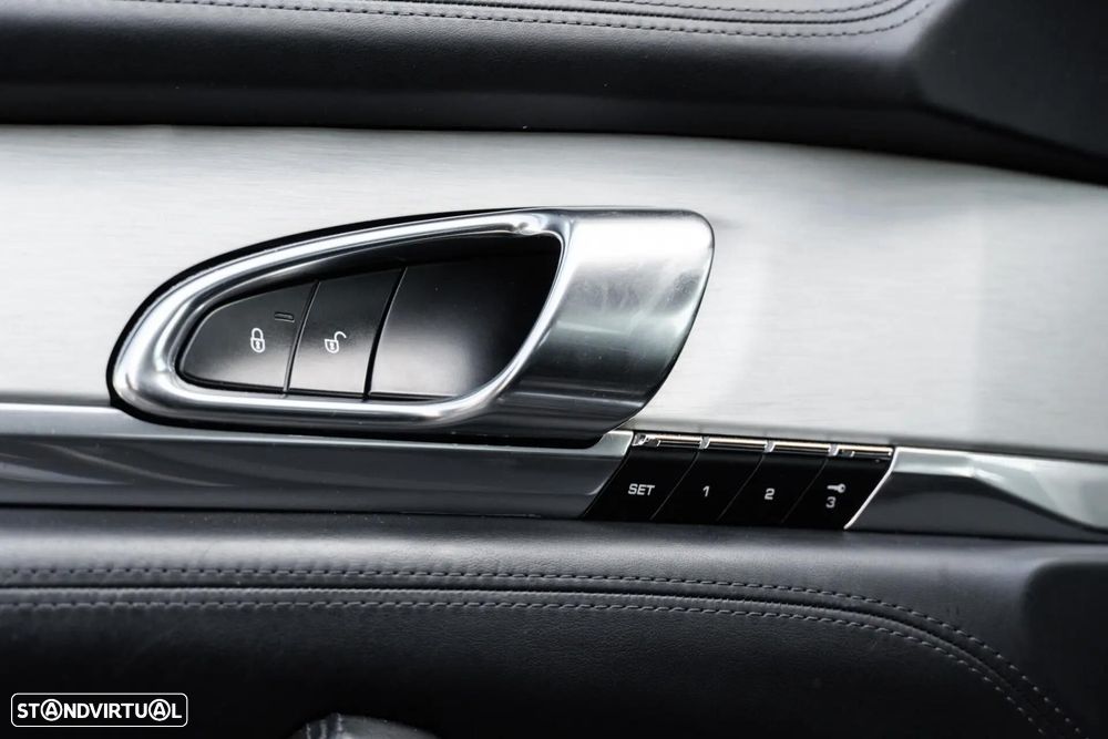 Porsche Panamera S E-Hybrid - 32