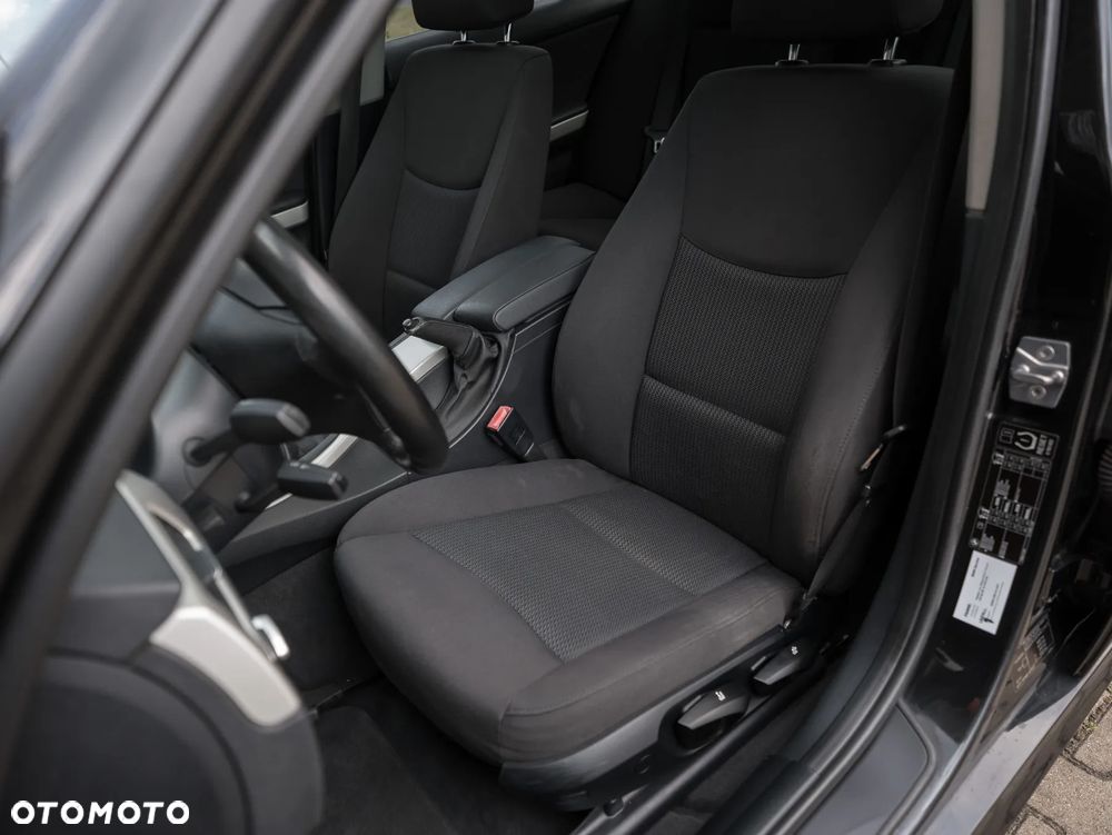 BMW Seria 3 318i Edition Exclusive - 26