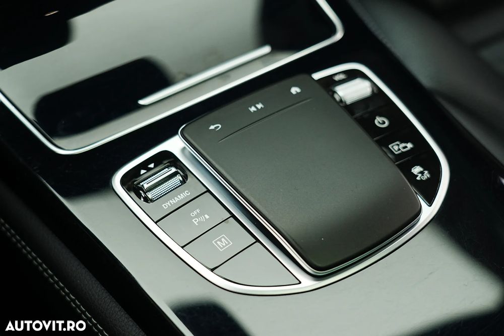 Mercedes-Benz GLC Coupe 300 e 4Matic 9G-TRONIC AMG Line Plus - 36