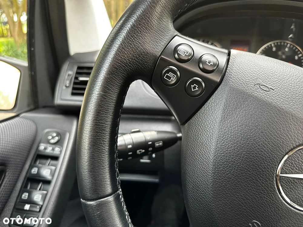 Mercedes-Benz Klasa A 160 BlueEFFICIENCY Avantgarde - 38