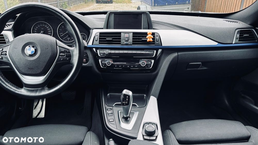 BMW Seria 3 330i xDrive - 15