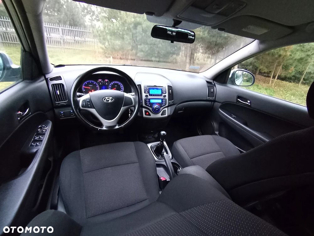 Hyundai i30 1.6 CRDi Base + World Cup - 16