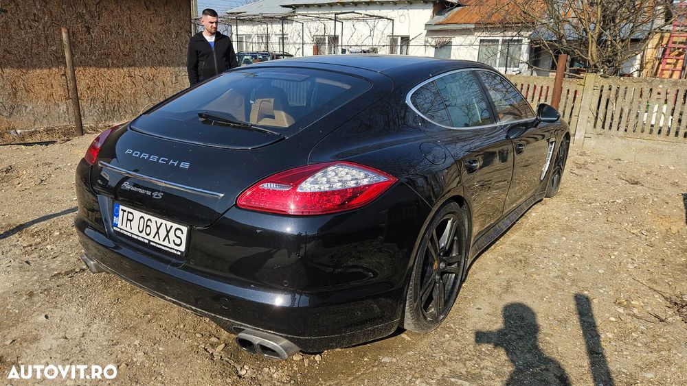Porsche Panamera - 4