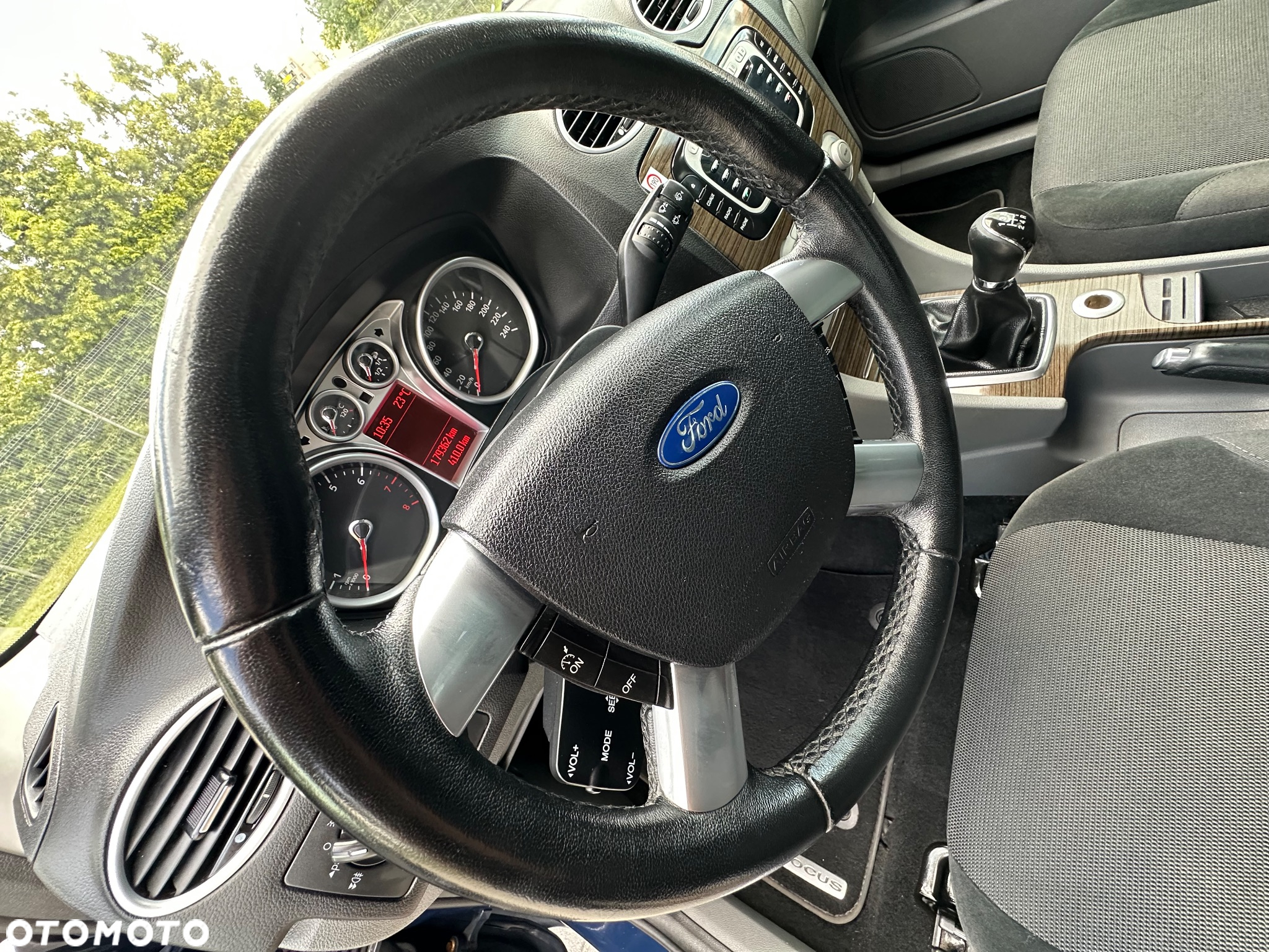 Ford Focus 2.0 16V Ghia - 11