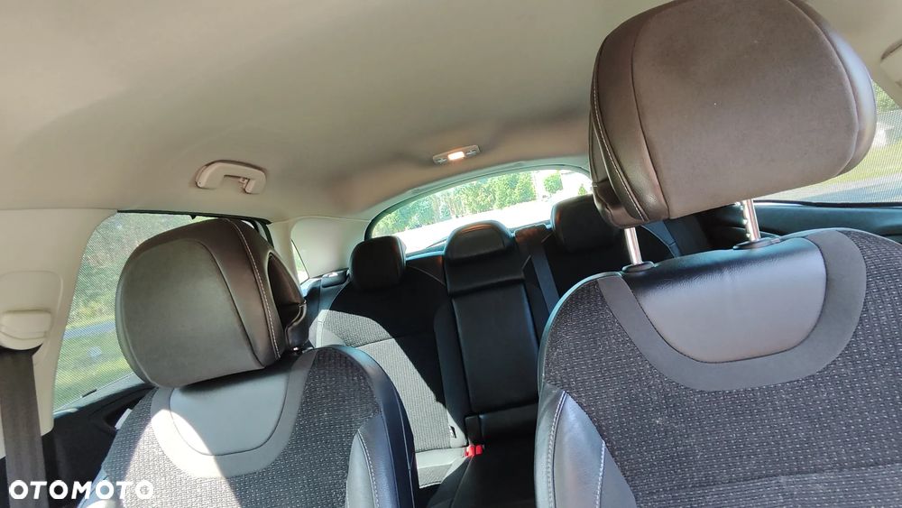 Citroën C4 e-HDi 115 Exclusive - 19