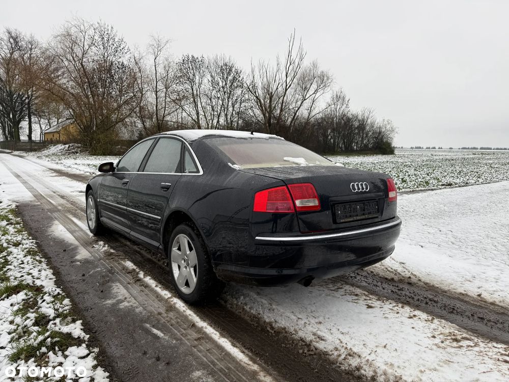 Audi A8 - 4
