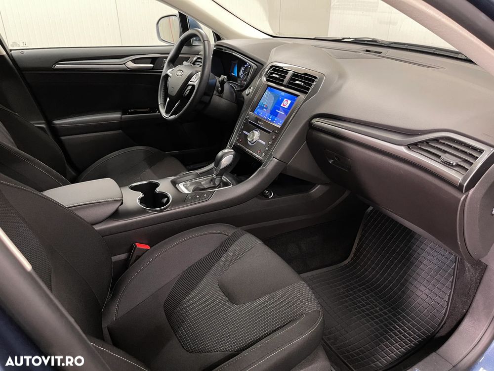 Ford Mondeo 2.0 HEV Titanium - 11