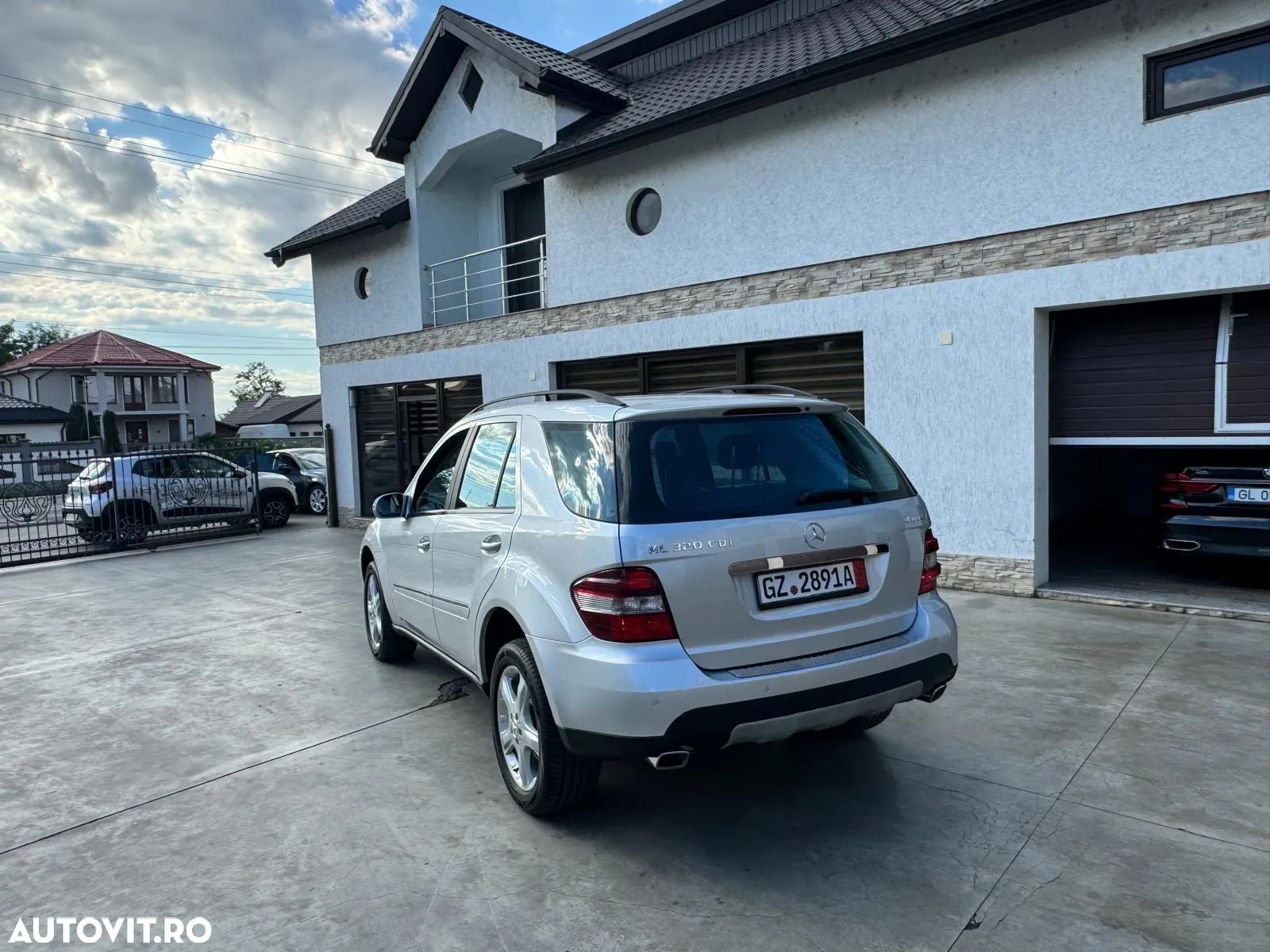 Mercedes-Benz ML - 4