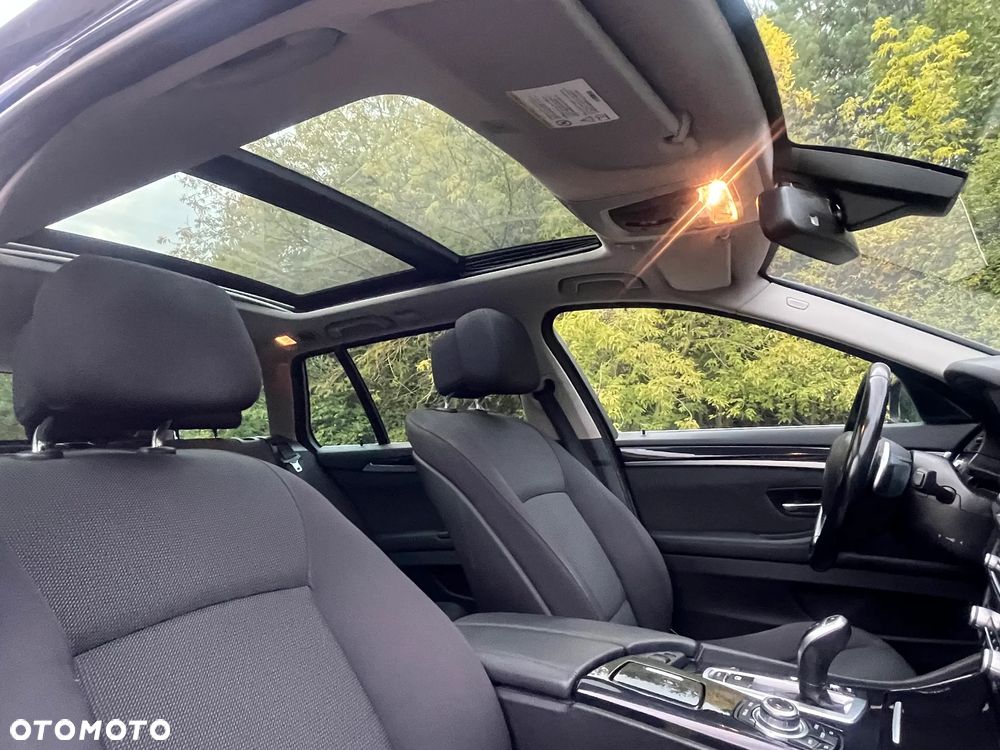 BMW Seria 5 520d Touring - 28
