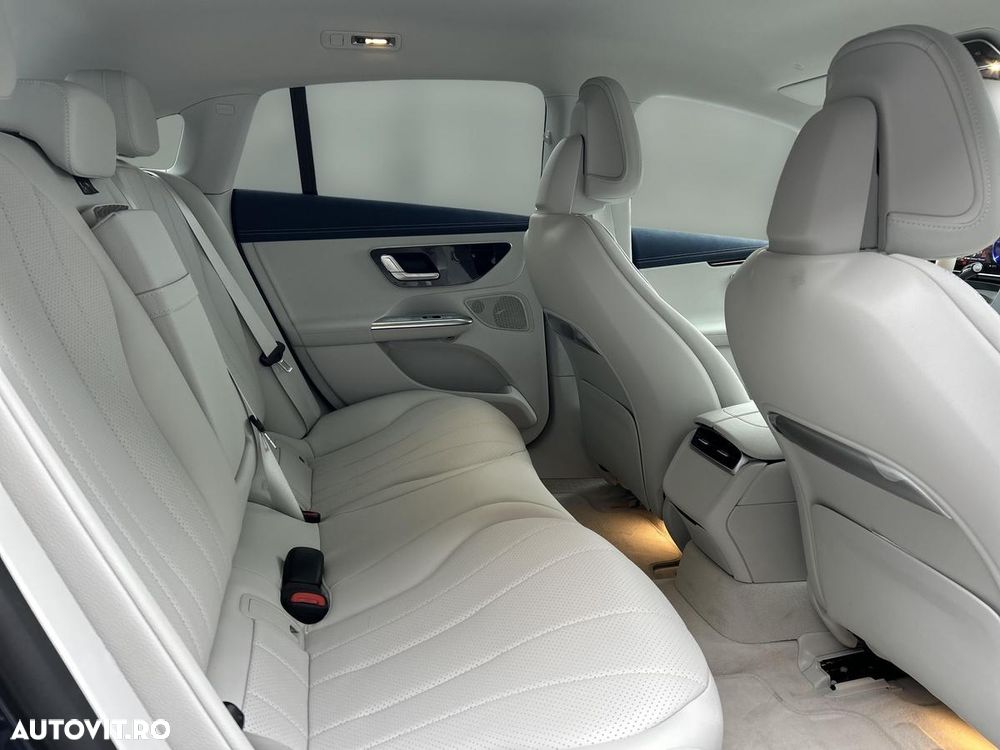 Mercedes-Benz EQE 350 4MATIC - 11
