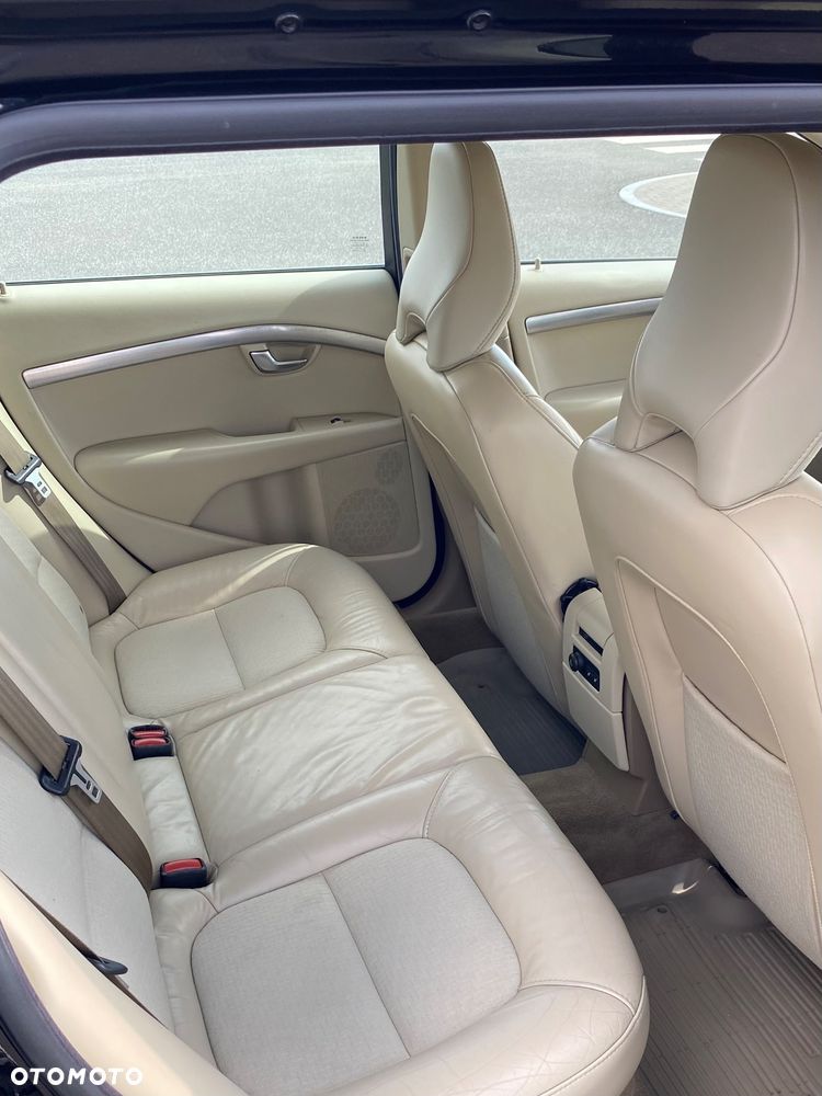 Volvo V70 2.5T Momentum - 13
