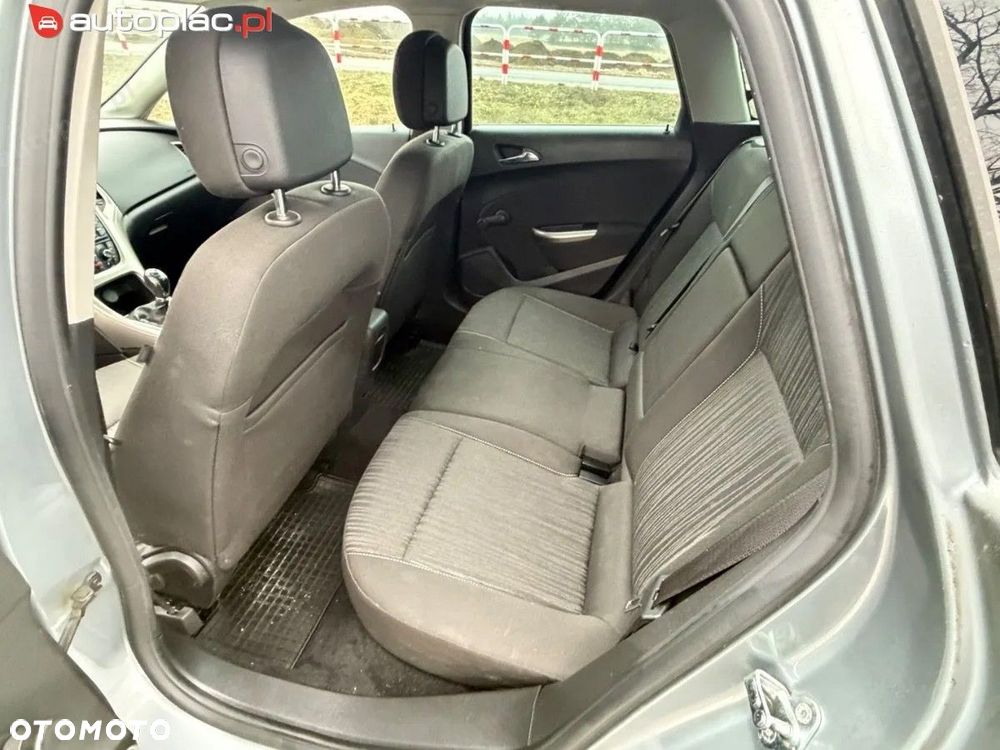 Opel Astra 2011
