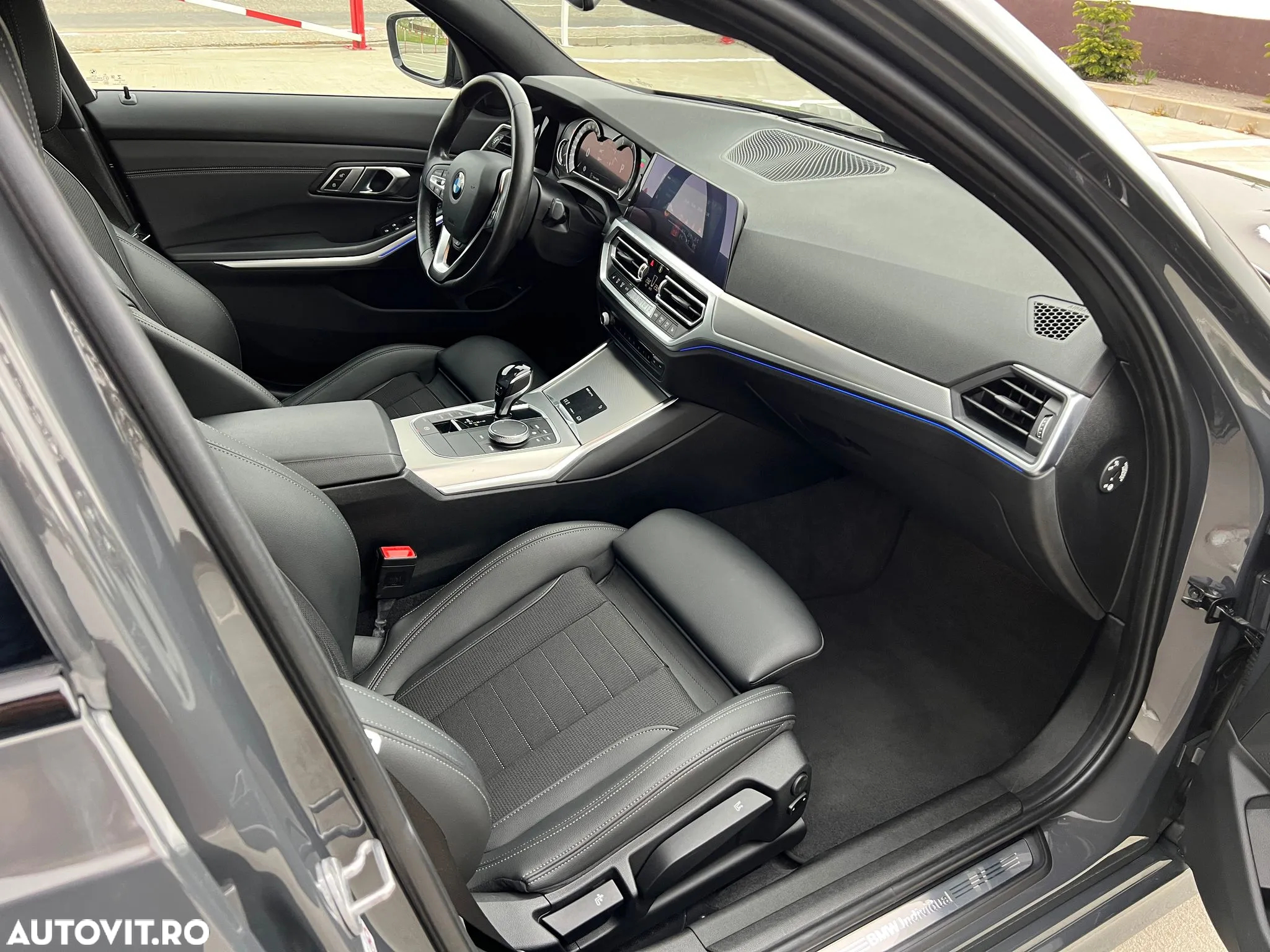 BMW Seria 3 320d Aut. Sport Line - 25