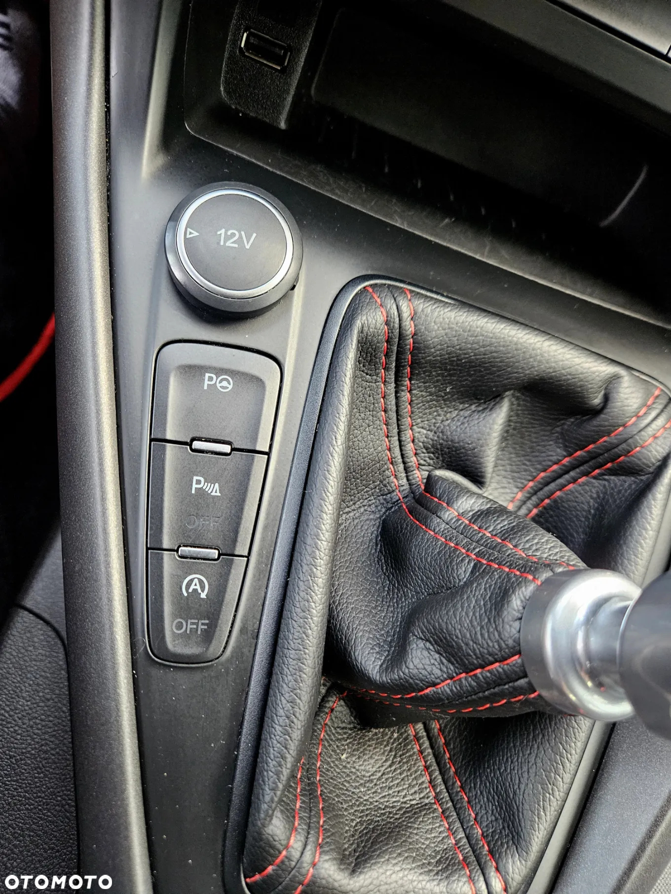 Ford Focus 1.0 EcoBoost Hybrid ST-LINE - 17