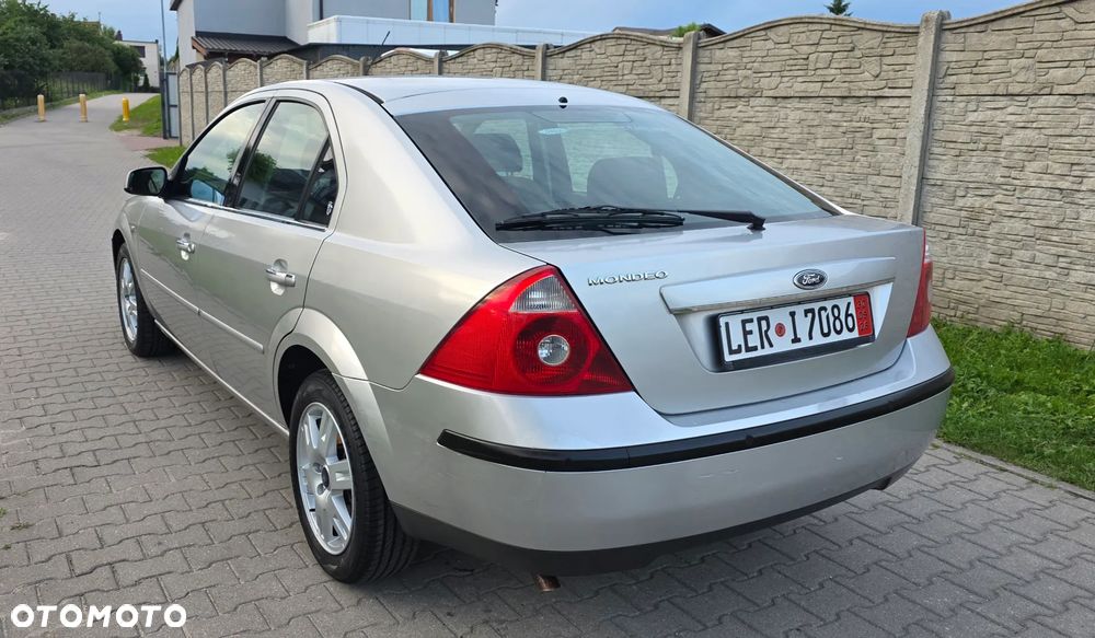 Ford Mondeo 2.0 Ghia Executive - 12