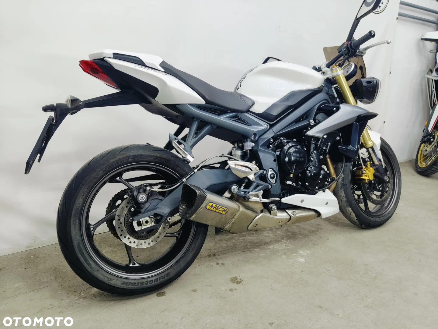 Triumph Street Triple - 8