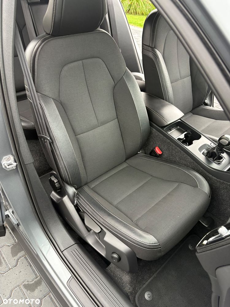 Volvo XC 40 D3 Momentum Pro - 29